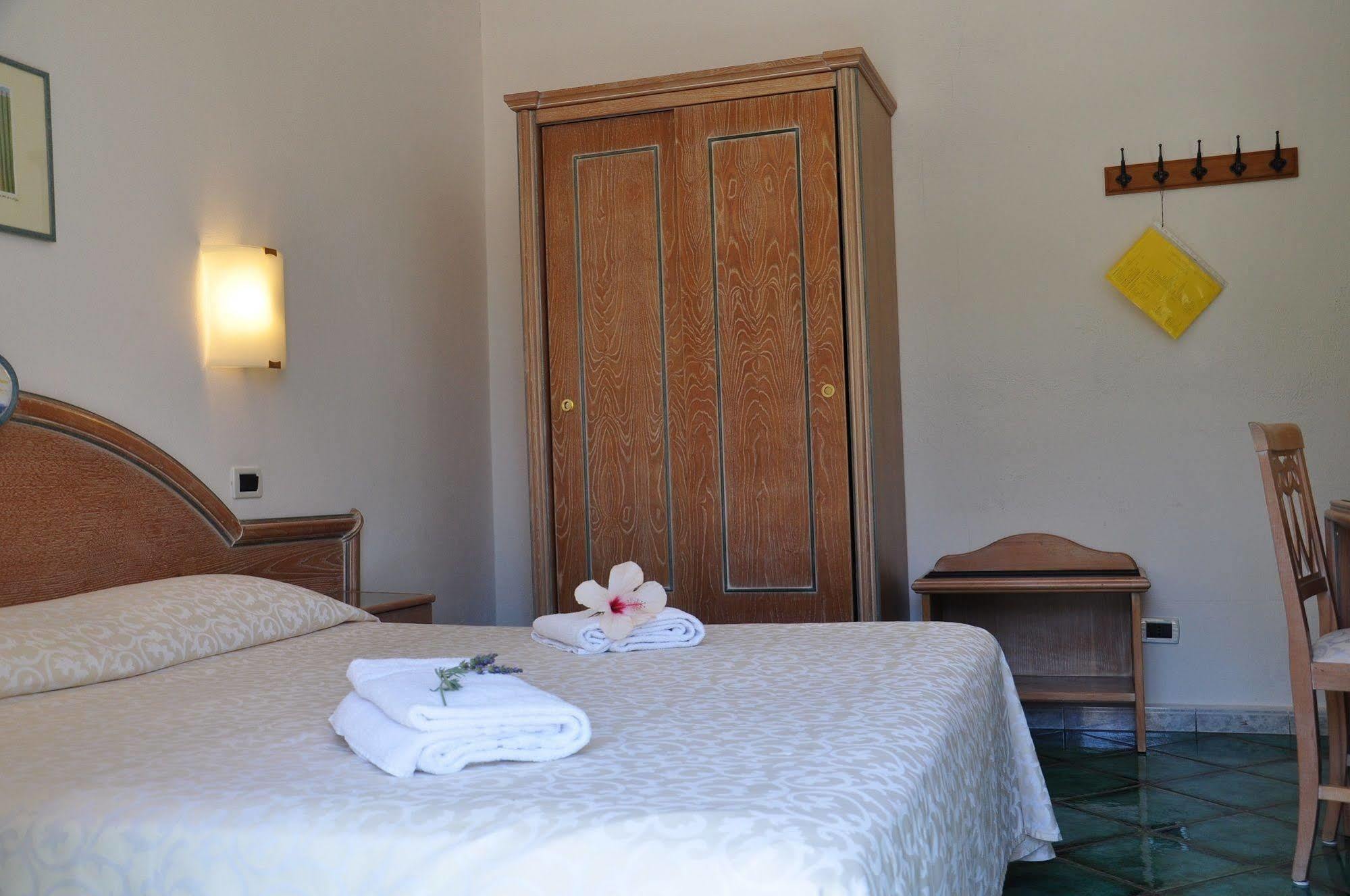 Hotel La Marticana Ischia Buitenkant foto